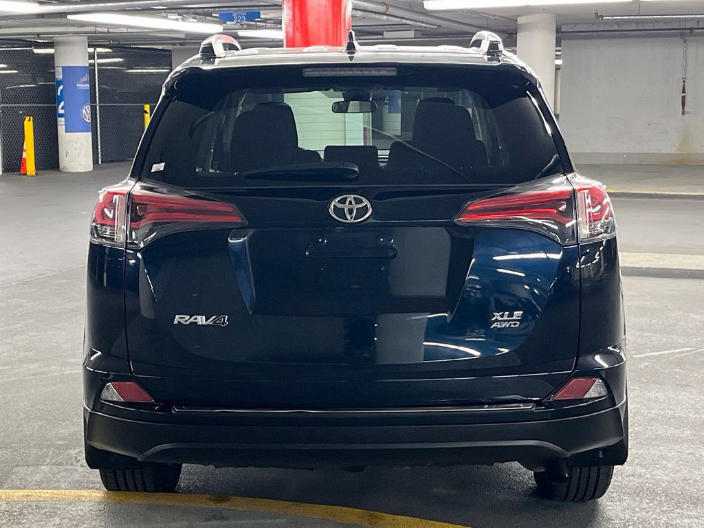 Used 2017 Toyota RAV4 XLE AWD/4WD image 31