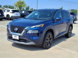 Used 2023 Nissan Rogue SV video 2