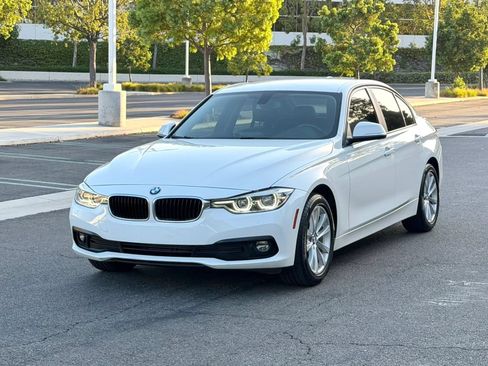 Used 2018 BMW 320i Sedan RWD image 8