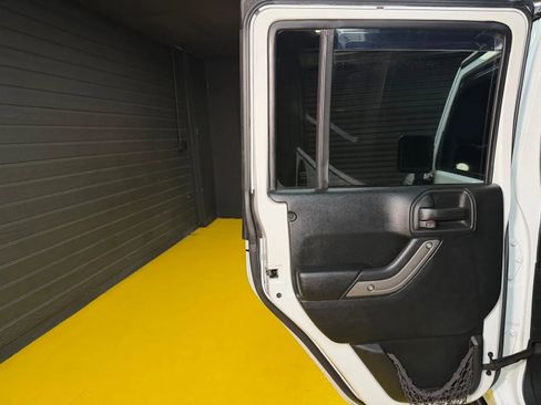 Used 2018 Jeep Wrangler Unlimited Sport S AWD/4WD image 26