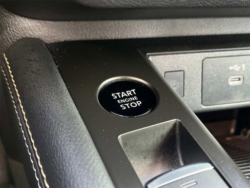 Certified 2025 Nissan Kicks SV image 35