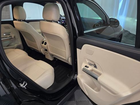 Used 2025 Mercedes-Benz GLA 250 4MATIC image 25