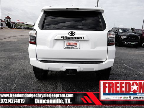 Used 2022 Toyota 4Runner SR5 Premium w/ Moonroof Package AWD/4WD image 4