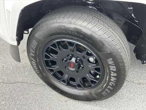 Certified 2025 Toyota Tacoma SR5 RWD image 9