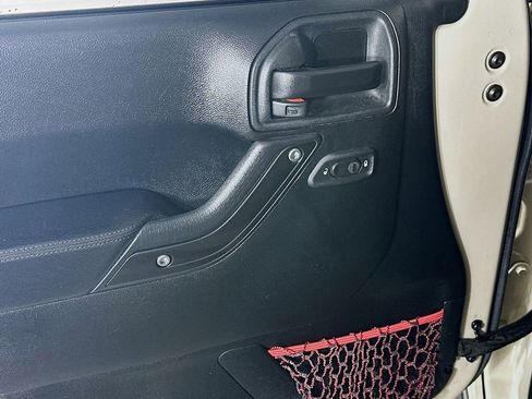 Used 2017 Jeep Wrangler Unlimited Rubicon image 24