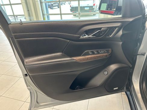 Used 2023 GMC Acadia Denali AWD/4WD image 11