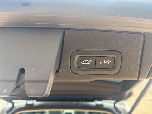 Used 2020 Volvo XC60 T6 Inscription w/ Protection Package Premier image 22