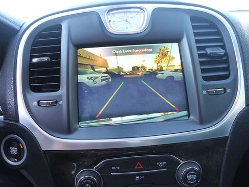 Used 2020 Chrysler 300 Limited image 27