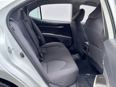 Used 2022 Toyota Camry LE FWD image 33