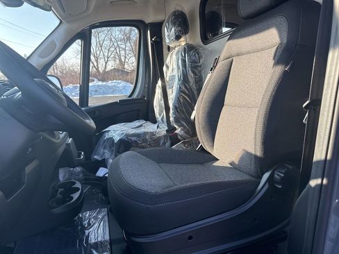 New 2026 RAM ProMaster 2500 w/ Premium Convenience Group FWD image 11