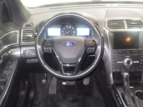 Used 2018 Ford Explorer Sport w/ Equipment Group 401A AWD/4WD image 9