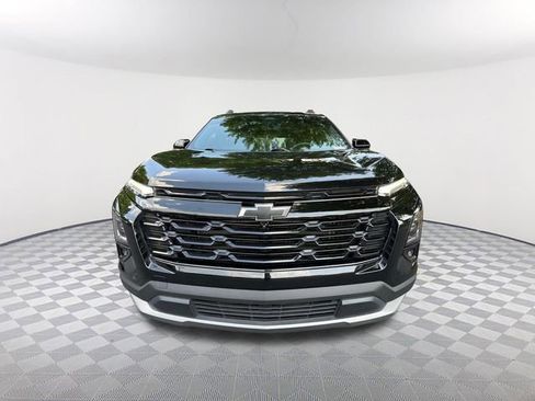 Used 2025 Chevrolet Equinox LT w/ Convenience Package II FWD image 2