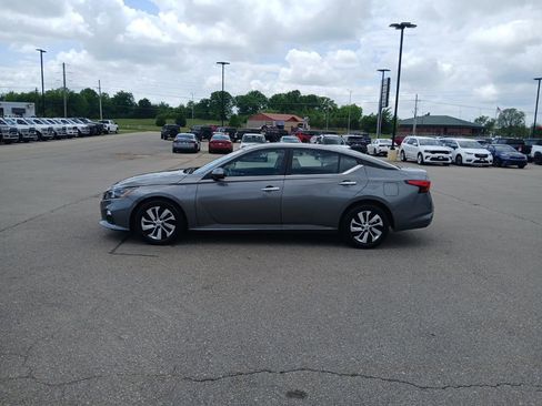 Used 2022 Nissan Altima 2.5 S FWD image 5