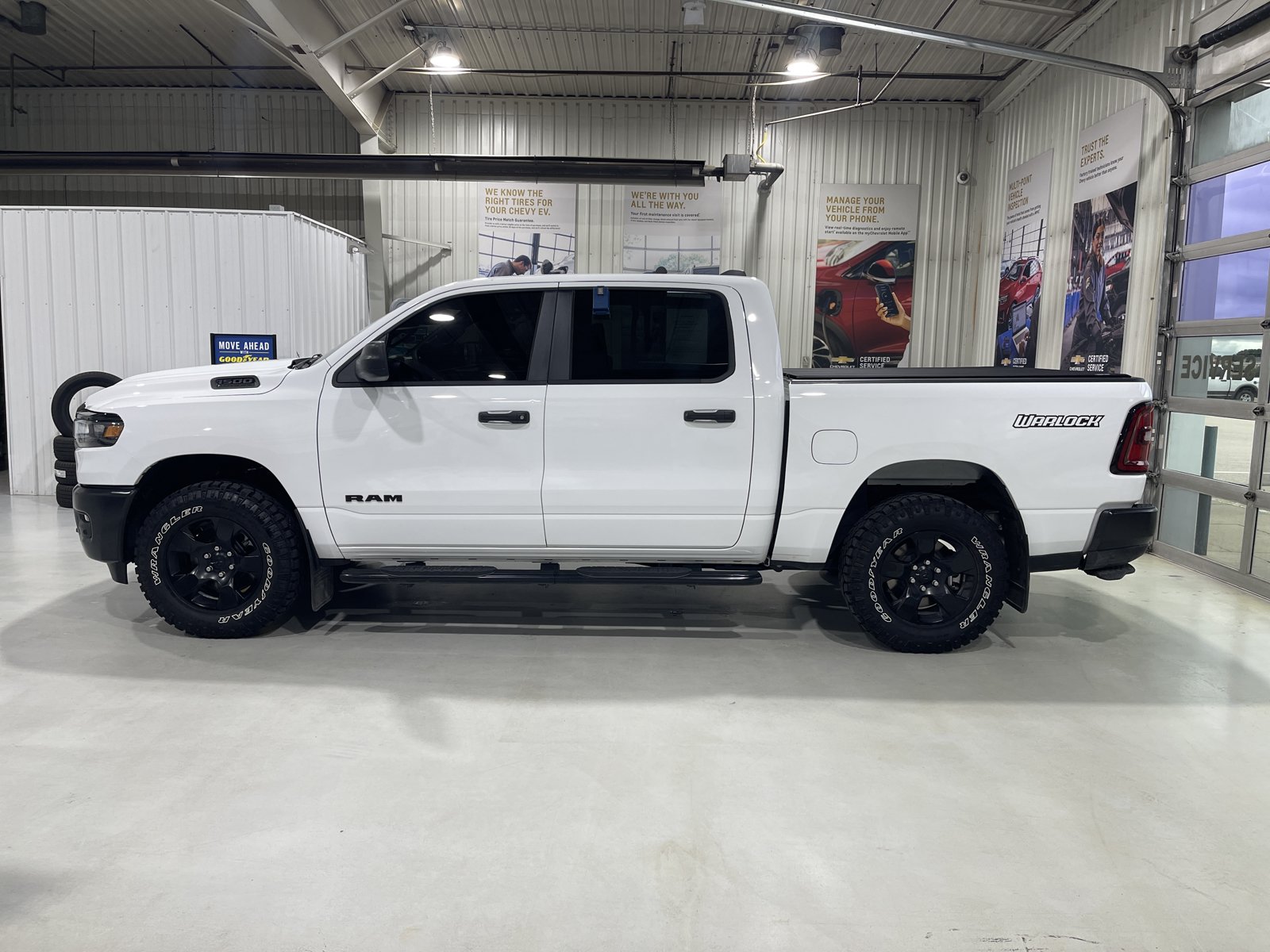 Used 2026 RAM 1500 Warlock AWD/4WD image 5