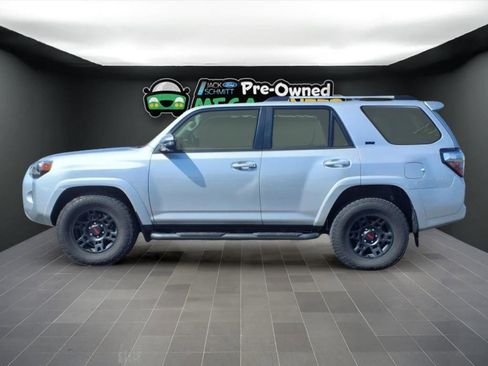 Used 2023 Toyota 4Runner SR5 Premium image 17