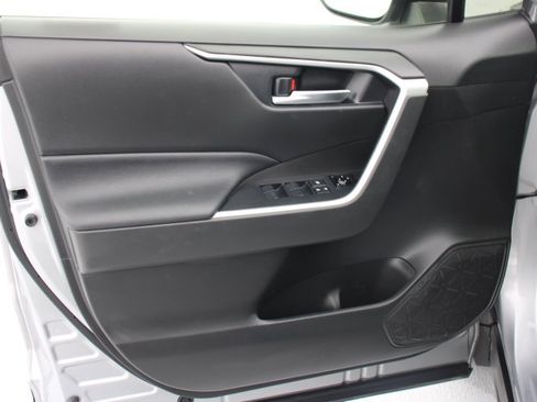 Certified 2021 Toyota RAV4 XLE w/ Convenience Package image 10