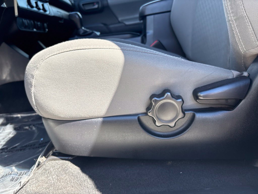 Used 2022 Toyota Tacoma SR RWD image 16