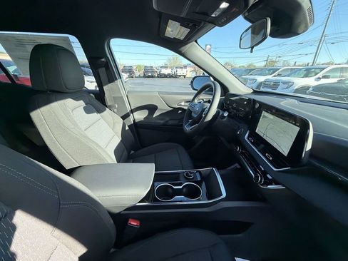 New 2026 Chevrolet Equinox LT w/ Midnight Edition FWD image 15