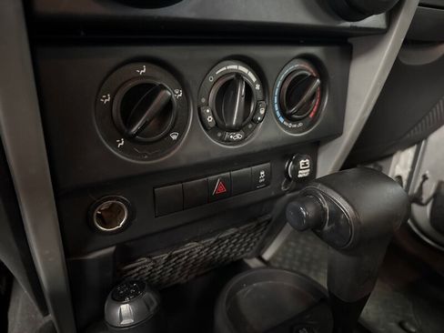 Used 2010 Jeep Wrangler Unlimited Sport AWD/4WD image 19