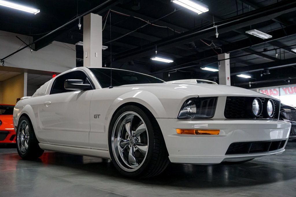 Used 2007 Ford Mustang GT Premium RWD image 2