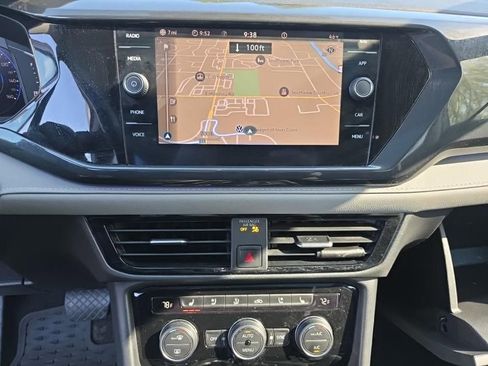 Used 2022 Volkswagen Taos SEL w/ Panoramic Sunroof Package AWD/4WD image 7