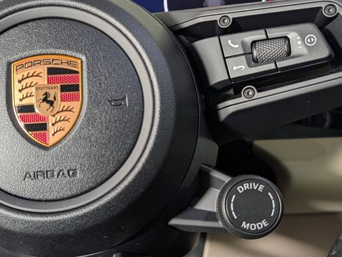 New 2026 Porsche Macan 4 Electric image 39