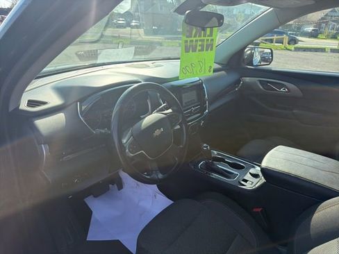 Used 2018 Chevrolet Traverse LT FWD image 14