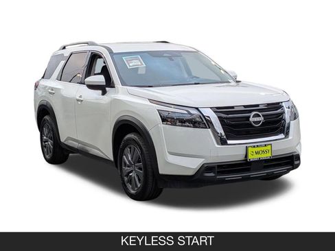 Certified 2025 Nissan Pathfinder SV FWD image 2
