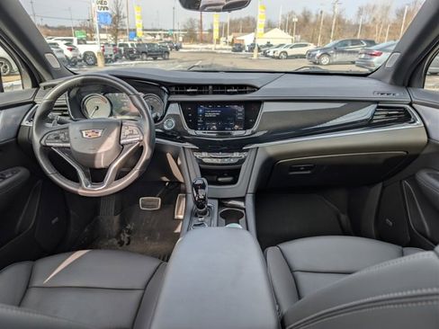 Used 2024 Cadillac XT6 Sport w/ Technology Package image 8