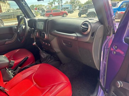 Used 2017 Jeep Wrangler Unlimited Sport w/ Connectivity Group image 9