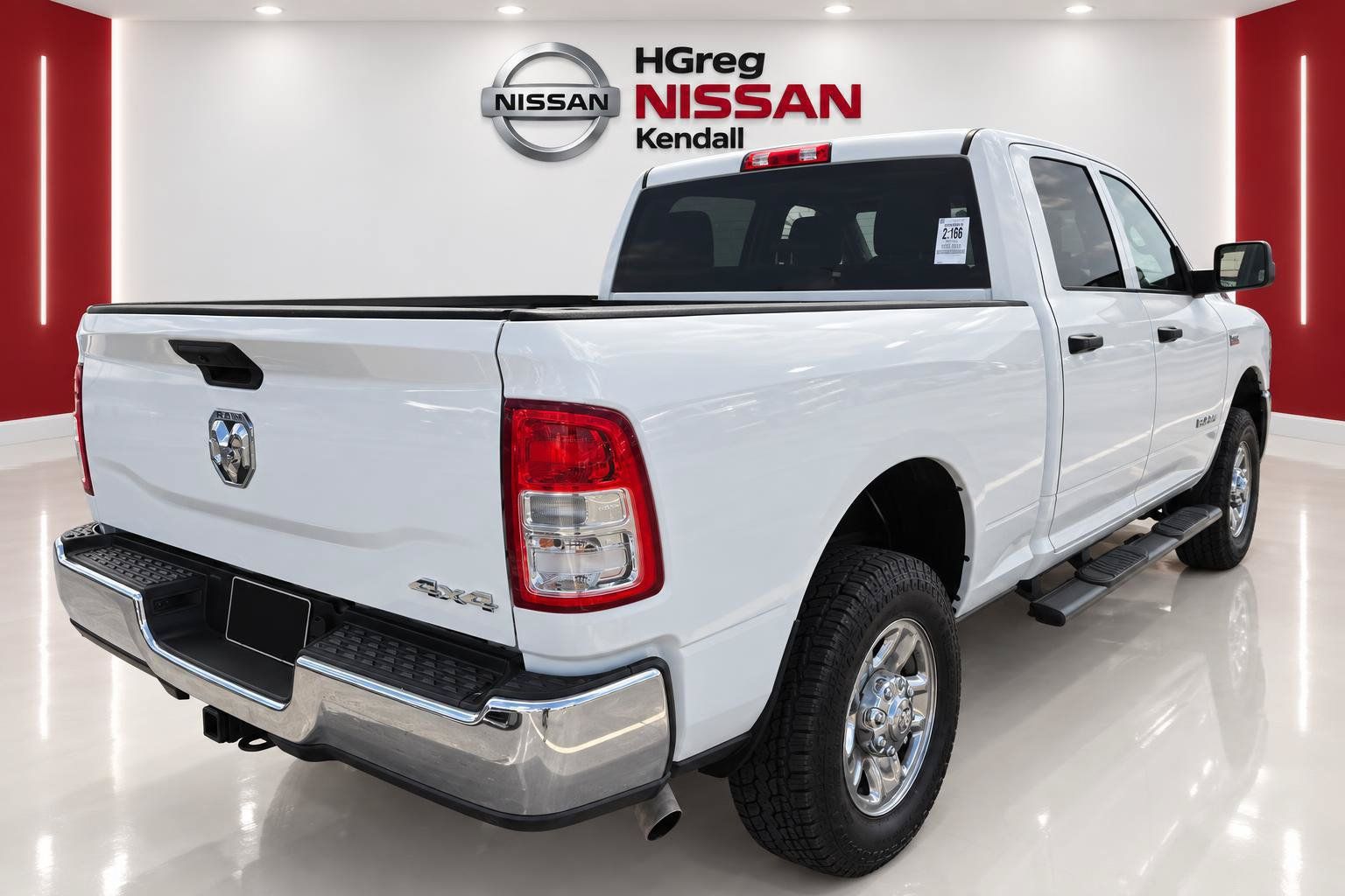 Used 2022 RAM 2500 Tradesman w/ Chrome Appearance Group AWD/4WD image 4
