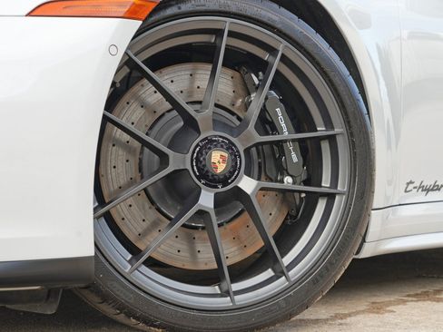 Used 2025 Porsche 911 Carrera GTS RWD image 64