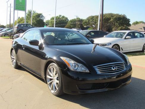Used 2010 INFINITI G37 Convertible w/ Premium Pkg image 4