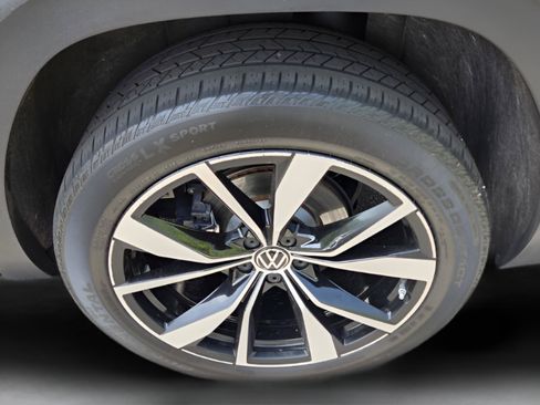 Used 2025 Volkswagen Atlas SEL Premium R-Line AWD/4WD image 35