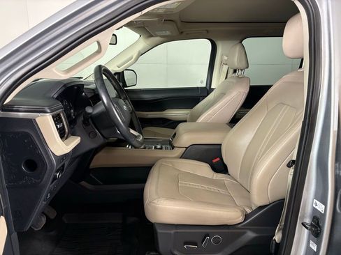 Used 2023 Ford Expedition Limited AWD/4WD image 16