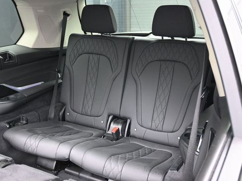 Used 2023 BMW X7 xDrive40i image 37