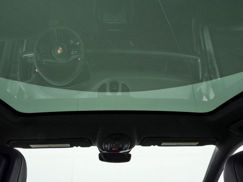 New 2026 Porsche Cayenne Coupe AWD/4WD image 21