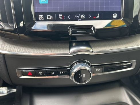 Certified 2025 Volvo XC60 B5 Plus image 24