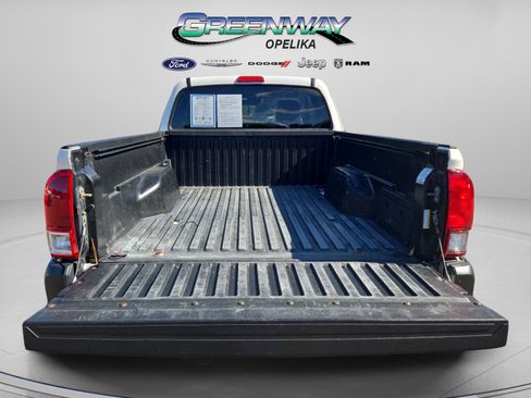 Used 2020 Toyota Tacoma SR image 21