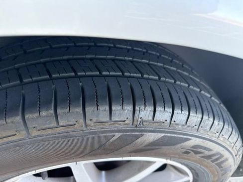 Used 2016 Buick Enclave Leather w/ Trailering Package FWD image 7