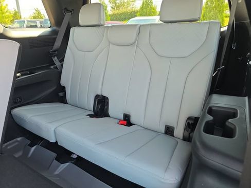 Used 2023 Hyundai Palisade SEL FWD image 12