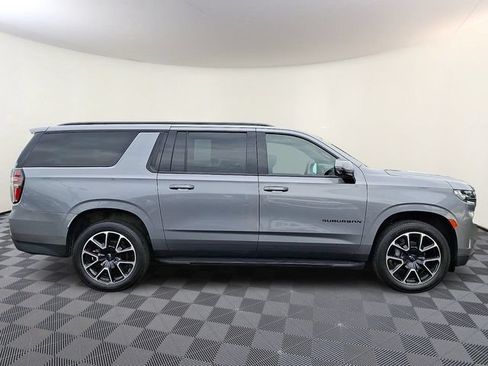 Used 2022 Chevrolet Suburban RST w/ Luxury Package AWD/4WD image 7
