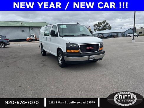 Used 2022 GMC Savana 2500 Work Van w/ Driver Convenience Package image 6