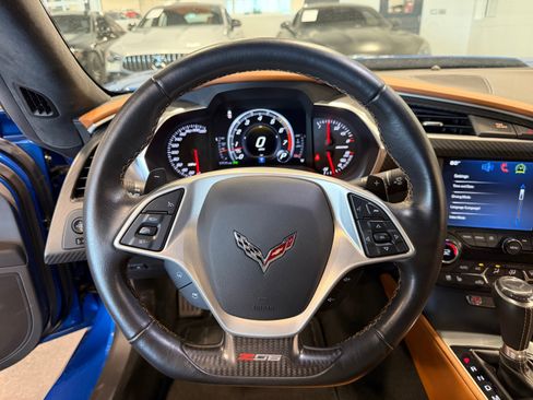 Used 2015 Chevrolet Corvette Z06 w/ 3LZ Preferred Equipment Group RWD image 13