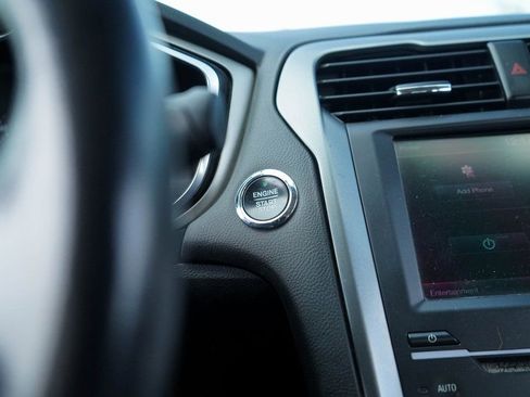 Used 2016 Ford Fusion SE w/ Equipment Group 202A image 12