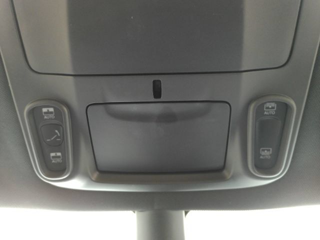 Used 2025 Chrysler Pacifica Limited FWD image 57