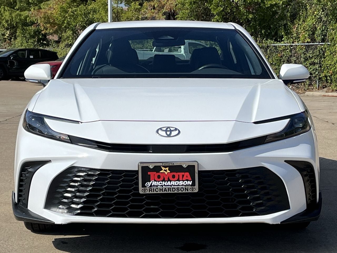 Used 2025 Toyota Camry SE FWD image 7