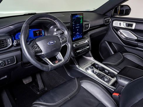 Used 2020 Ford Explorer ST w/ ST Street Pack image 19