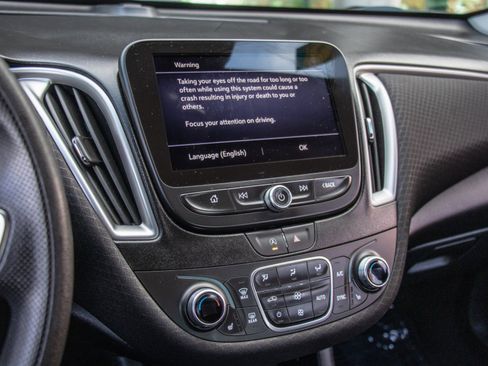 Used 2024 Chevrolet Malibu LT image 16