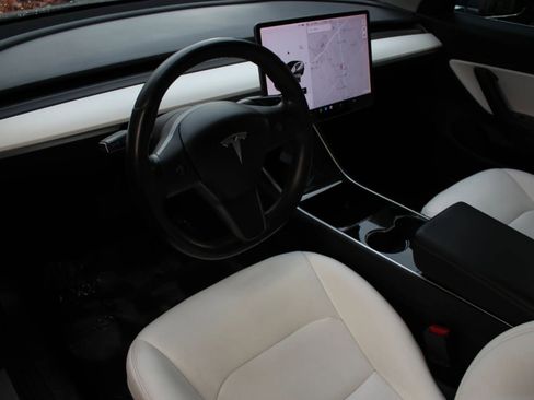 Used 2018 Tesla Model 3 Long Range image 16